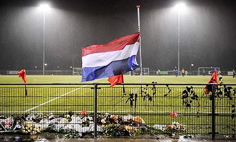 O societate vindecata prin fotbal! Probleme teribile scoase la suprafata de o TRAGEDIE! Ce gest fantastic va face Ajax dupa dubla cu Steaua:_7
