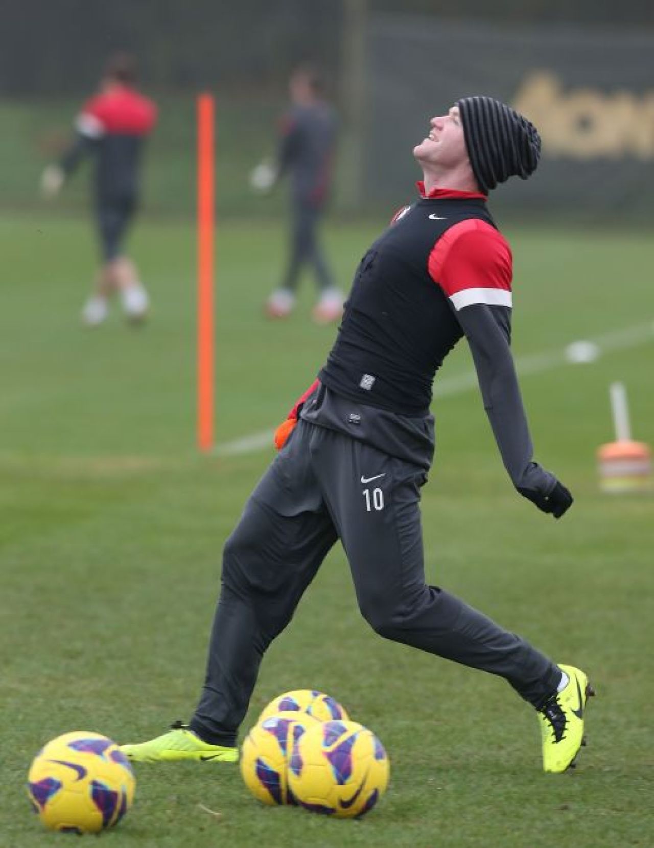 Galeria Zilei: Van Persie a luat primul trofeu din 2013 la United! Motivul pentru care fanii lui Arsenal il vor injura si mai tare! :) CLICK AICI pentru FOTO:_5