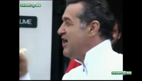 Becali a jucat primul lui meci pentru Steaua :)