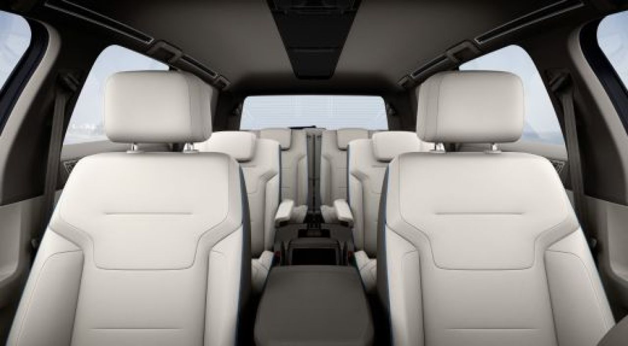FOTO Viitorul SUV-urilor? Volkswagen a lansat hibridul cu 7 locuri! Cum arata CrossBlue Concept!_9