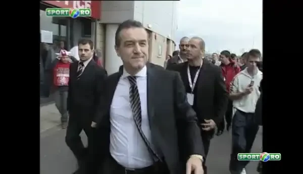 Becali la Middlesbrough, inaintea meciului din semifinalele UEFA.