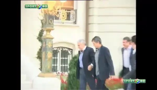 Jose Mourinho viziteaza palatul lui Gigi Becali.