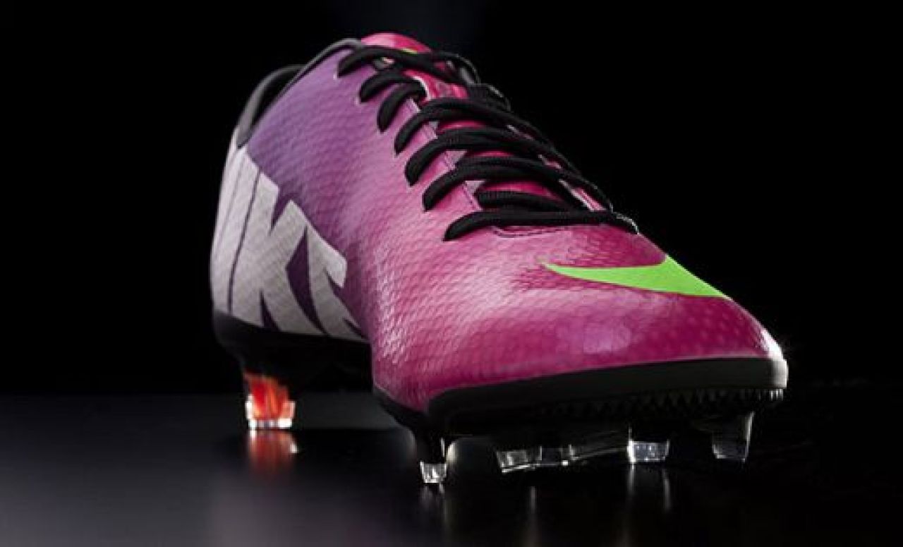 Cristiano Ronaldo are cele mai tari ghete de fotbal din lume! Vezi ce CULORI BESTIALE are noul model Nike Mercurial! FOTO_1