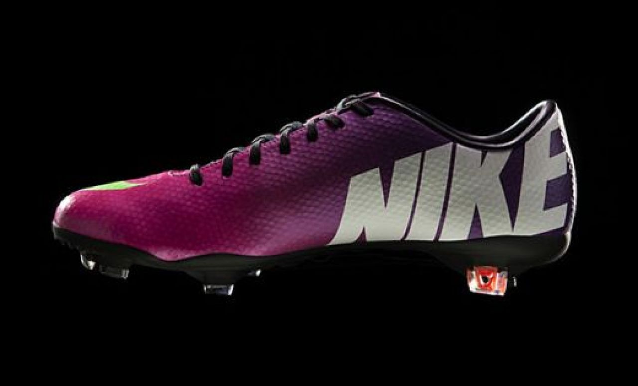 Cristiano Ronaldo are cele mai tari ghete de fotbal din lume! Vezi ce CULORI BESTIALE are noul model Nike Mercurial! FOTO_3