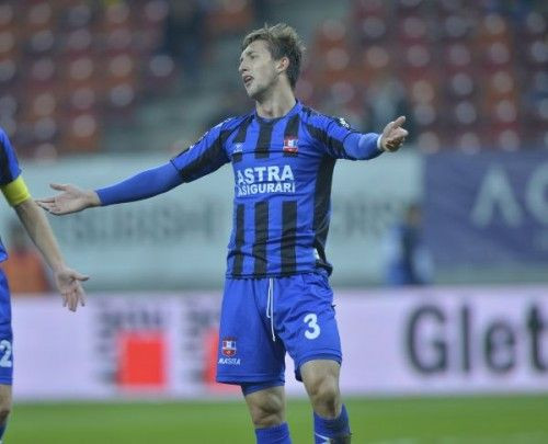 Rapa poate avea parte de un debut INFERNAL la Steaua! Omul pe care trebuie sa-l marcheze este noua senzatie a Olandei! Jucatorul descoperit de Ajax in acest sezon: