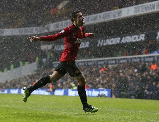 Nici el nu mai suporta! Van Persie a facut un gest rar pentru o vedeta! Reactia sa i-a lasat masca pe fanii care il injurau VIDEO