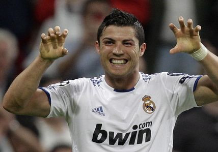 Asta e Ronaldo pe care il stim! :) Fanii Valenciei si-au iesit din minti dupa AROGANTA maxima a lui Cristiano: a facut misto de ei in ultimul chiar in timpul meciului! VIDEO: