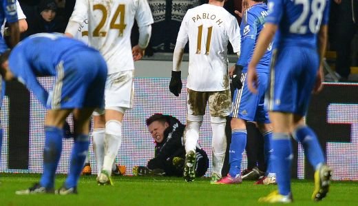 Galeria Zilei: Hazard a innebunit pe teren! A LOVIT cu piciorul in burta un copil de mingi cazut la pamant! Gest socant pentru fotbal! CLICK AICI pentru FOTO si VIDEO_2