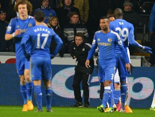 Galeria Zilei: Hazard a innebunit pe teren! A LOVIT cu piciorul in burta un copil de mingi cazut la pamant! Gest socant pentru fotbal! CLICK AICI pentru FOTO si VIDEO_4