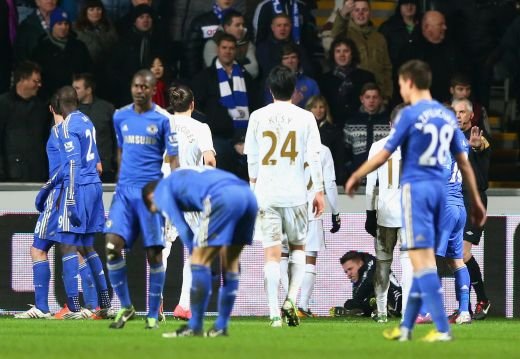 Galeria Zilei: Hazard a innebunit pe teren! A LOVIT cu piciorul in burta un copil de mingi cazut la pamant! Gest socant pentru fotbal! CLICK AICI pentru FOTO si VIDEO_6