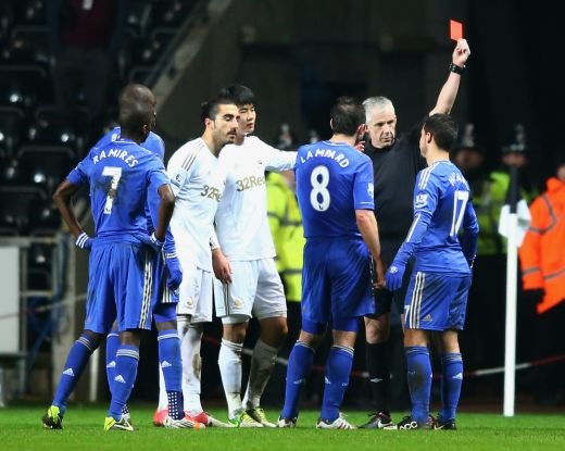 Galeria Zilei: Hazard a innebunit pe teren! A LOVIT cu piciorul in burta un copil de mingi cazut la pamant! Gest socant pentru fotbal! CLICK AICI pentru FOTO si VIDEO_8