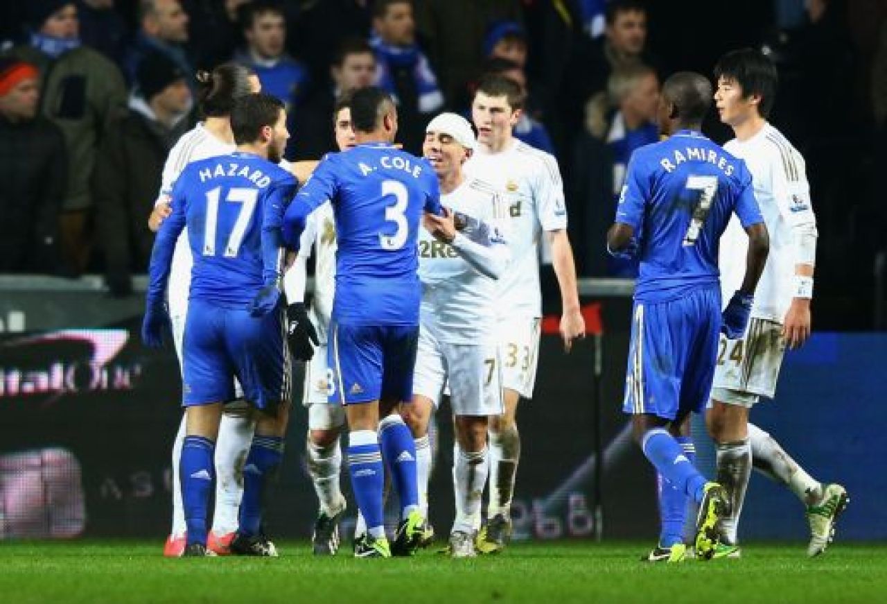 Galeria Zilei: Hazard a innebunit pe teren! A LOVIT cu piciorul in burta un copil de mingi cazut la pamant! Gest socant pentru fotbal! CLICK AICI pentru FOTO si VIDEO_12