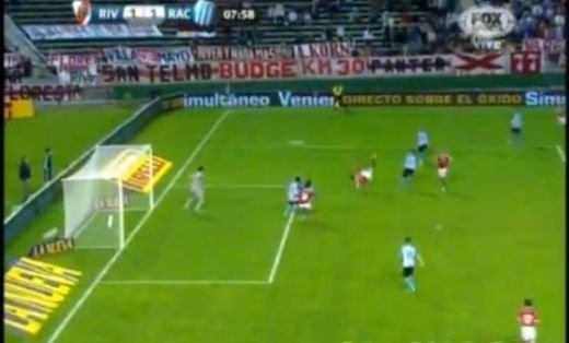 FOARFECA de generic cum n-ai vazut in 2013! Comentatorul a innebunit de bucurie: GOLAZO, GOLAZO, GOLAZO!!
