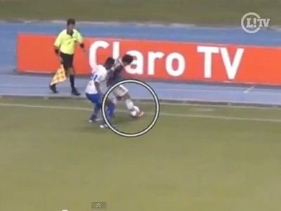 Neymar? Cine-i Neymar? Un pusti de la Fluminense si-a umilit in ultimul hal adversarul direct cu un super dribling imprumutat de la Ronaldinho! VIDEO: