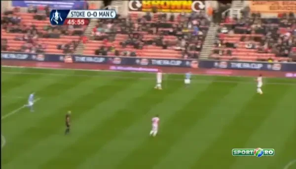 VIDEO Arbitrul acuza ca TINE cu United a comis-o rau! Intrarea CRIMINALA pentru care nu s-a dat nici macar fault! Ce pedeapsa merita?