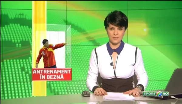 Nationala Romaniei, antrenament UNIC, la lumina farurilor de masini! Piti si-a trezit jucatorii prea devreme :) Cine face programul nationalei! N-o sa crezi asta!