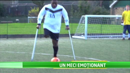 Fotbalul l-a lasat fara un picior, insa continua sa joace! Un fotbalist nigerian s-a intors pe teren, intr-un meci emotionant! VIDEO