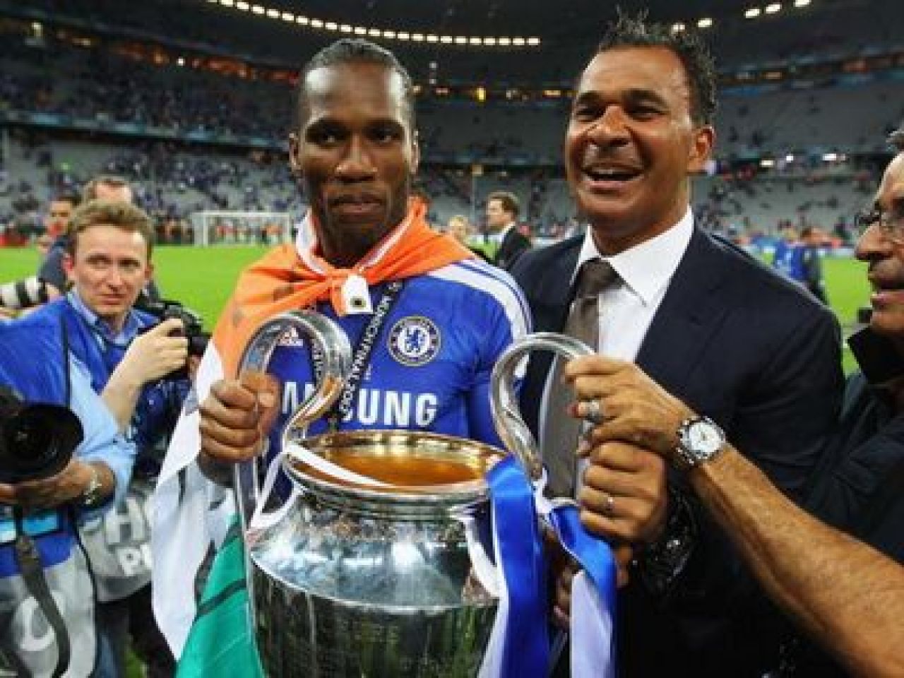 NE-BU-NI-E in Turcia! Milioane de fani sunt in extaz dupa prima poza cu IMPARATUL Drogba in tricoul Galatei! Vezi SUPERFOTO si prima declaratie a ivorianului:_1