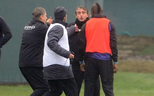 Galeria zilei: Mancini PLANGE dupa 'copilul lui'! 