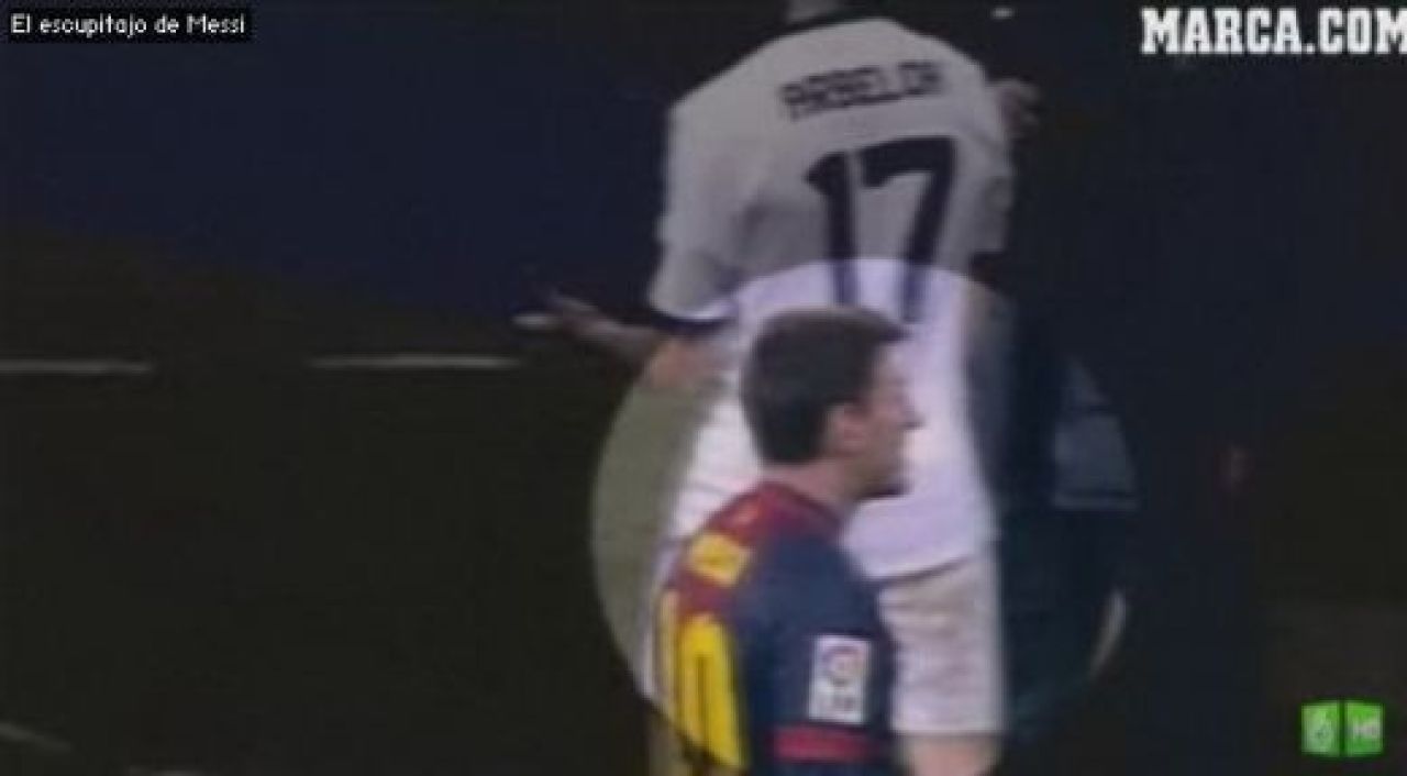 Primul El Clasico al anului a aratat O NOUA FATA a lui Messi! Imaginile VIDEO l-au surprins SCUIPAND spre suporteri si spre banca Realului!_2
