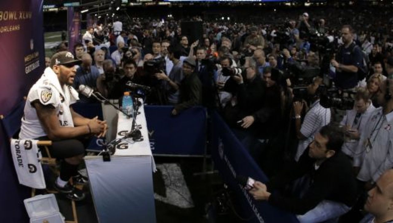 Super Bowl-ul care incheie un an MIZERABIL pentru sportul din America! Jucatorii se dopeaza cu un extract DUBIOS:_2