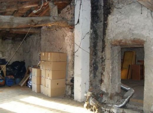 Casa asta o poti cumpara cu 1 euro. E scoasa la vanzare dar NIMENI nu o cumpara: Te ingrozesti doar cand auzi! FOTO_2