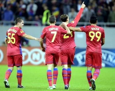 Au gasit 'CIOCANUL' cu care o strivesc pe Ajax! E peste Tanase si Chipciu la mijlocul terenului: 54% din fani l-au votat Nr. 1 la Steaua! Vezi cine e:_4