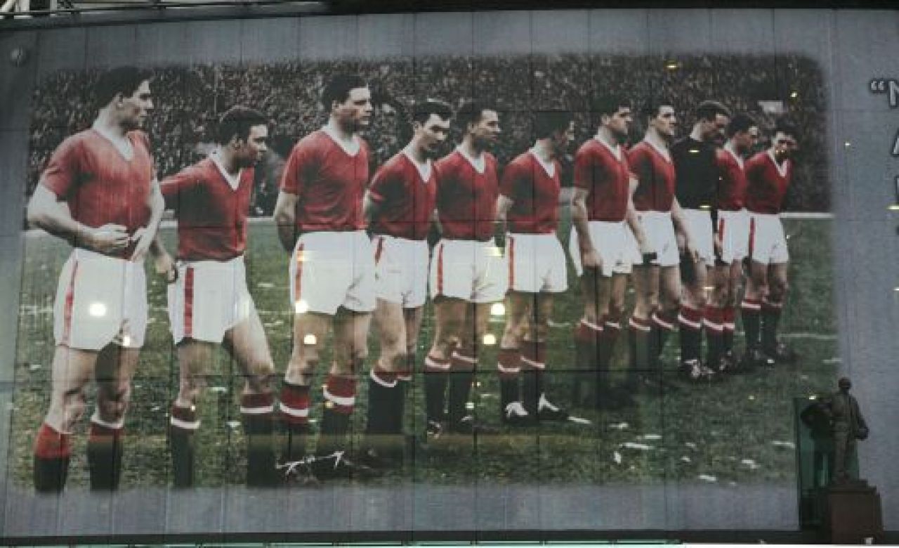 Hegemonia unei echipe URIASE a fost oprita de o catastrofa! Un accident stupid a omorat jumatate de echipa! Cea mai mare tragedie din istoria lui Man United:_13