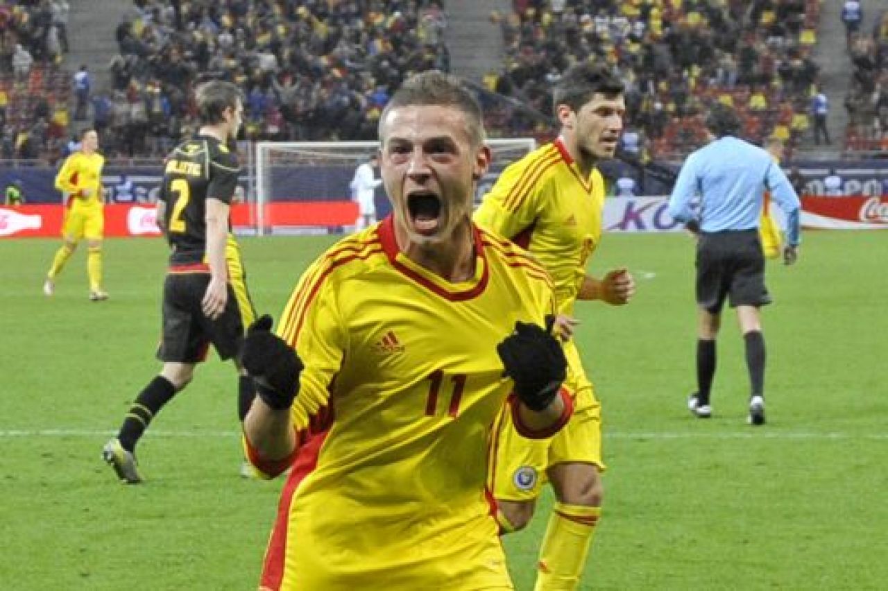 Galeria Zilei: Romania 3-2 Australia! Tanase, Stancu si Torje au evitat o noua rusine! Suporterii i-au cerut demisia lui Piturca CLICK AICI pentru FOTO:_4
