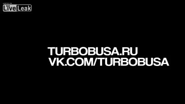 VIDEO Asa arata NFS in viata reala! Terorizeaza un oras intreg cu masina lui tunata! Cum scapa de politie: