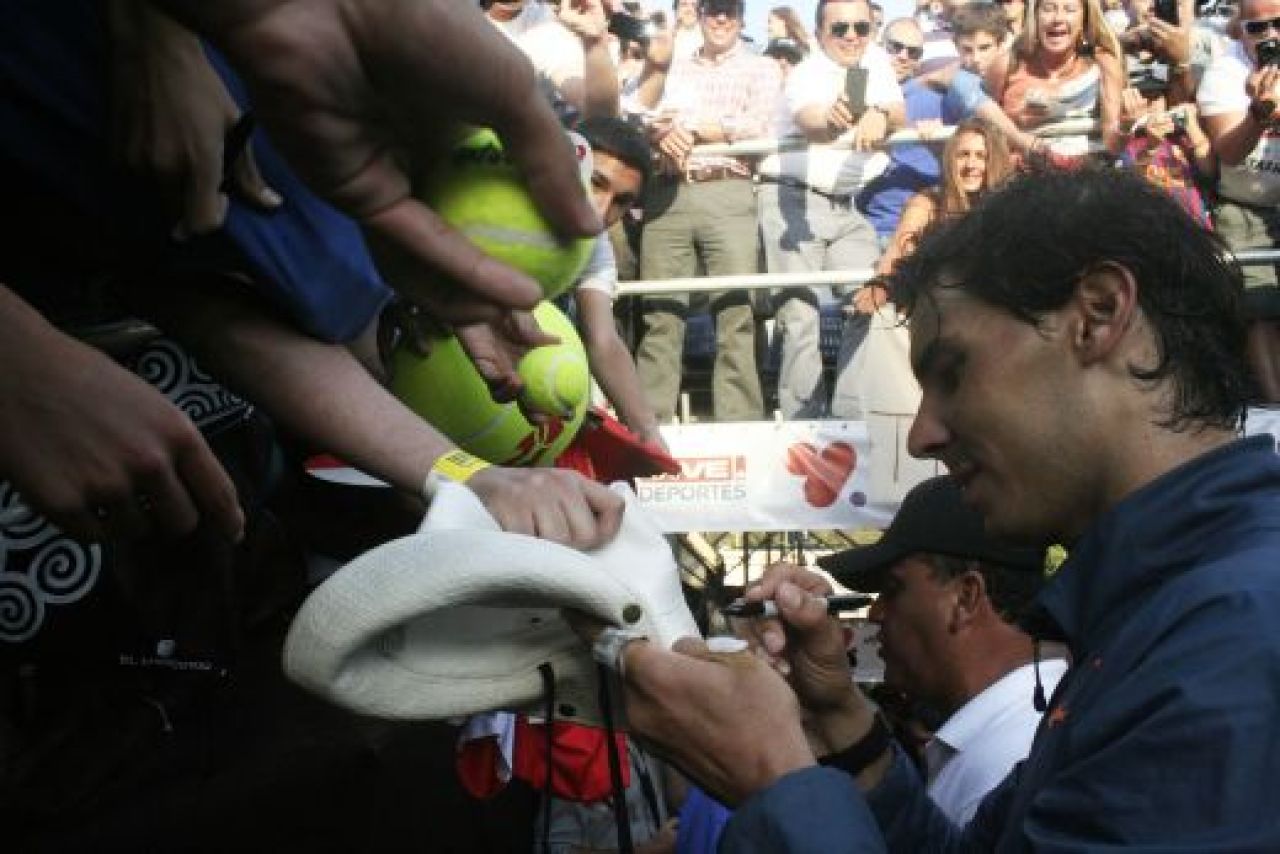 GALERIE FOTO: Nadal a revenit cu VICTORIE dupa 7 luni: