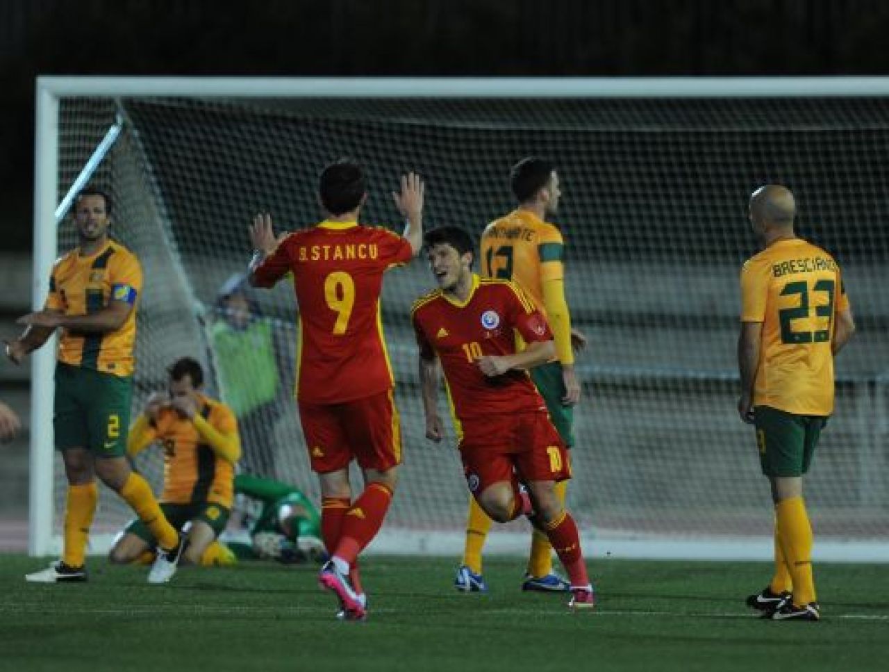 Galeria Zilei: Romania 3-2 Australia! Tanase, Stancu si Torje au evitat o noua rusine! Suporterii i-au cerut demisia lui Piturca CLICK AICI pentru FOTO:_14