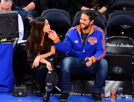Game, set MATCH! Fernando Verdasco s-a prezentat la meciul lui Knicks cu un trening si un Inger Victoria s Secret :) FOTO