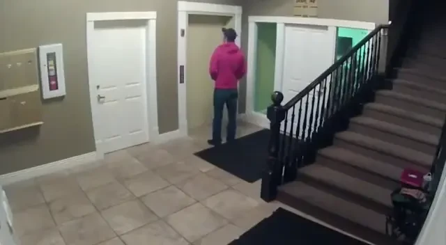 VIDEO Liftul GROAZEI revine! Cum ai reactiona intr-o asemenea situatie? Finalul neasteptat al clipului care a socat planeta