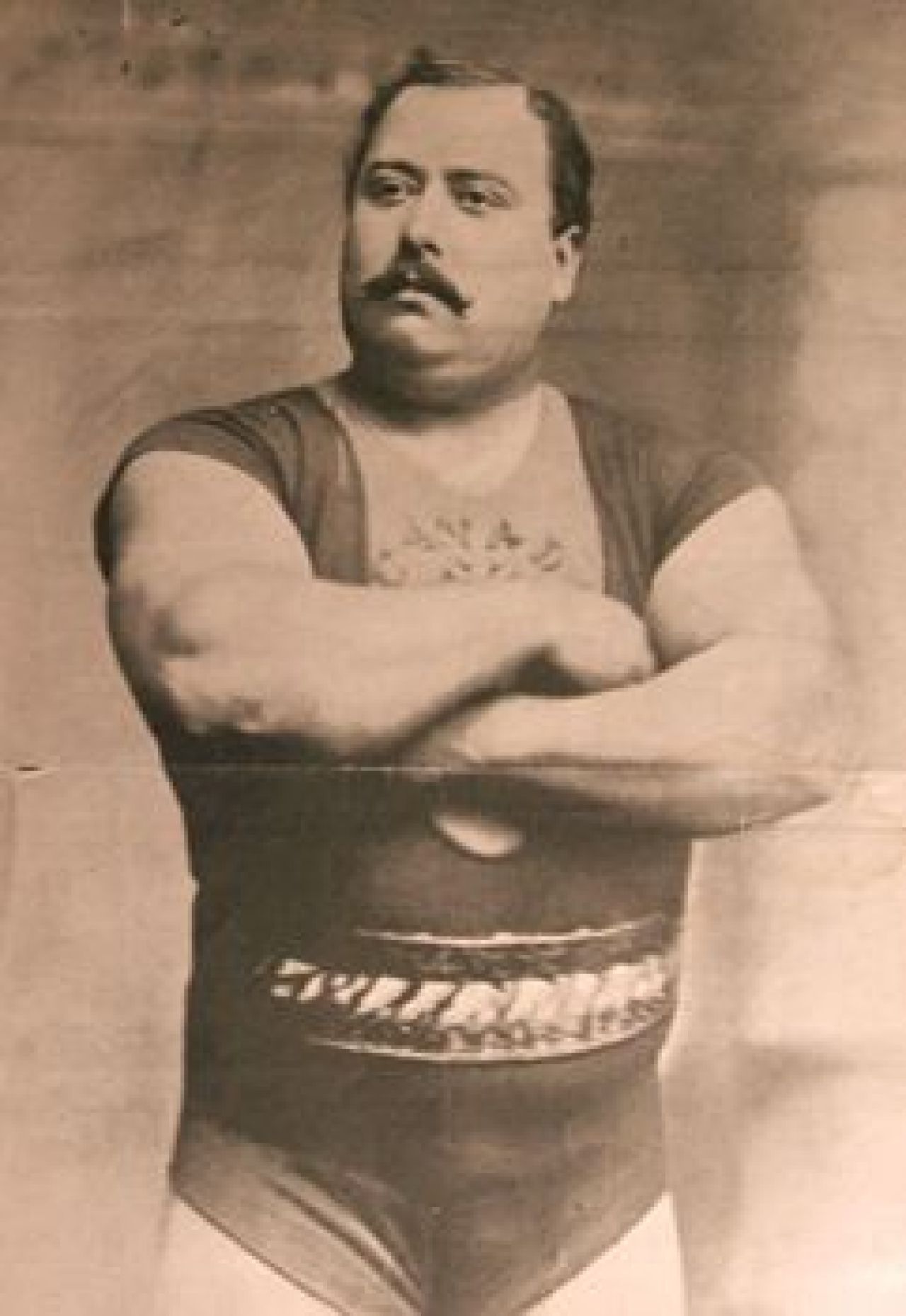 A carat 1.000 de kilograme in spate si a intrat pentru totdeauna in istorie! Louis Cyr, adevaratul HERCULE al timpurilor noastre! Cum arata omul care putea MUTA MUNTII:_1