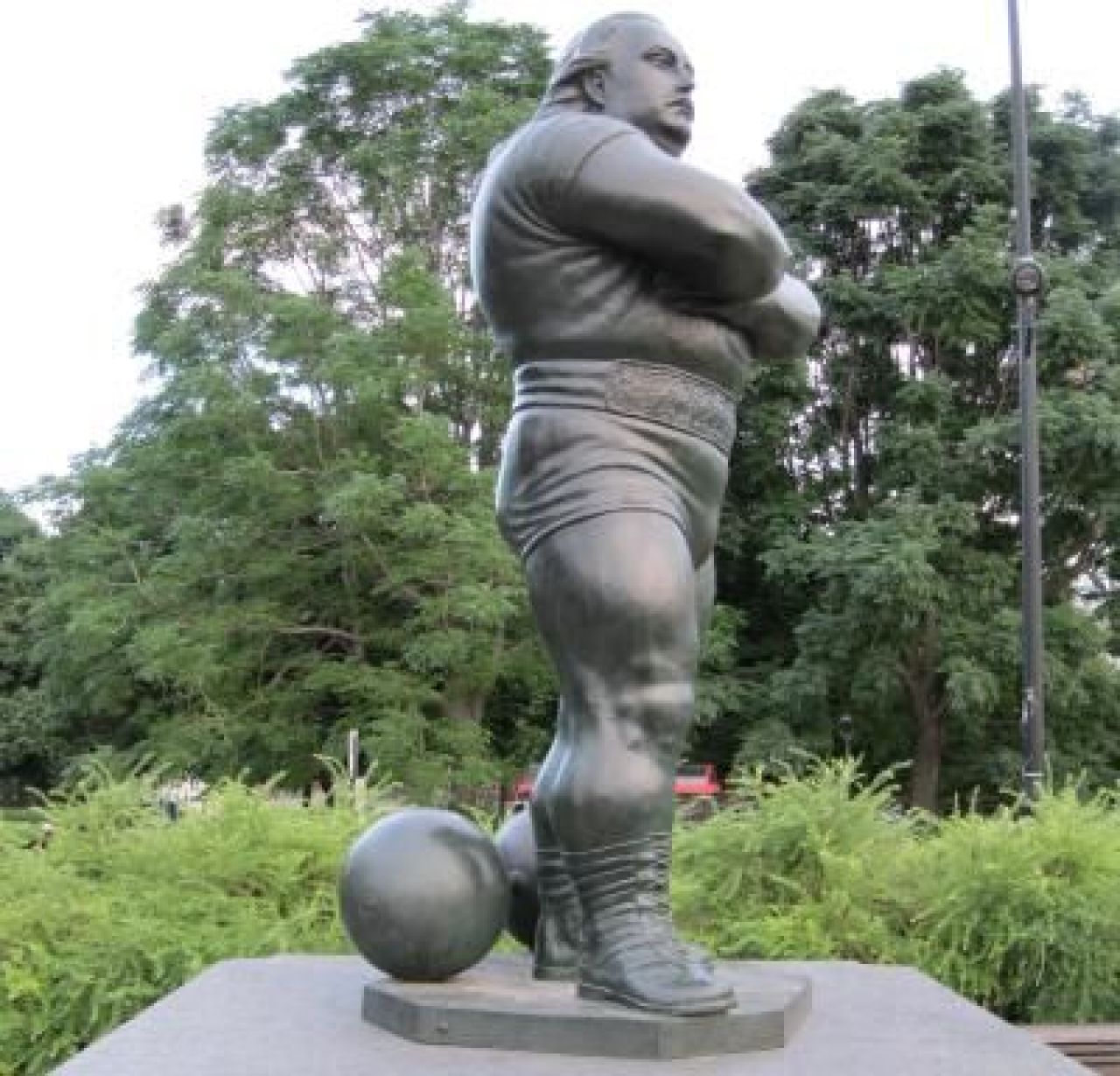 A carat 1.000 de kilograme in spate si a intrat pentru totdeauna in istorie! Louis Cyr, adevaratul HERCULE al timpurilor noastre! Cum arata omul care putea MUTA MUNTII:_9