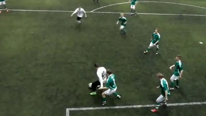 Gol cu calcaiul dintr-o pozitie imposibila! Faza care l-a facut cunoscut in toata tara! Vezi o reusita ANTOLOGICA a la Zlatan Ibrahimovici: VIDEO