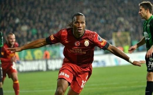 Galeria Zilei: Ce DROG, BA! Turcii sunt in delir dupa debutul Zeului Drogba! GOL MAGNIFIC la doar 5 minute dupa ce a intrat pe teren! Super FOTO+VIDEO