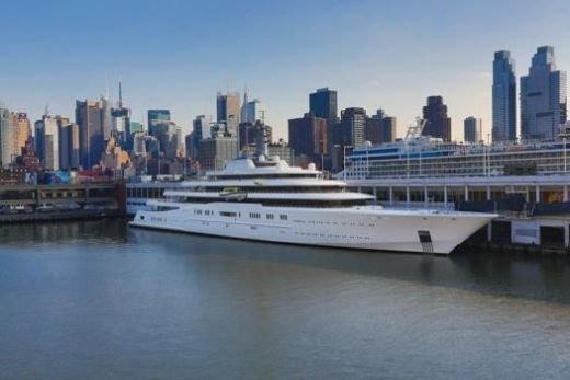 Yacht sau nava de razboi? Americanii au ramas socati cand au au auzit ce dotari are 'barcuta' lui Abramovich: sistem ANTI RACHETA si mini SUBMARIN! SUPER FOTO:_2