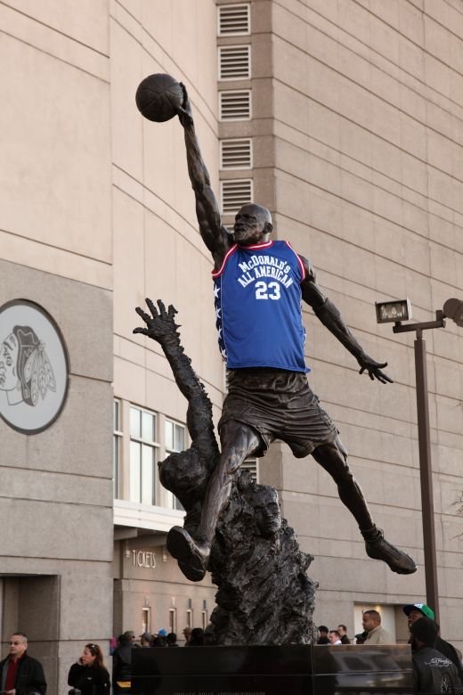 La 50 de ani, Jordan este chemat pe teren: 