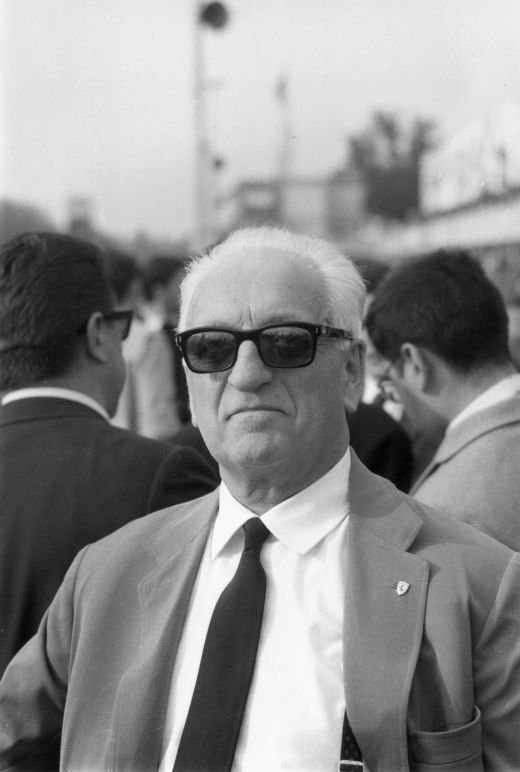 El a inventat VITEZA pe circuit! A trecut prin doua Razboaie, s-a facut frate cu Mussolini si cu calutul Ferrari! Povestea lui Enzo Ferrari si a masinilor sale:_3