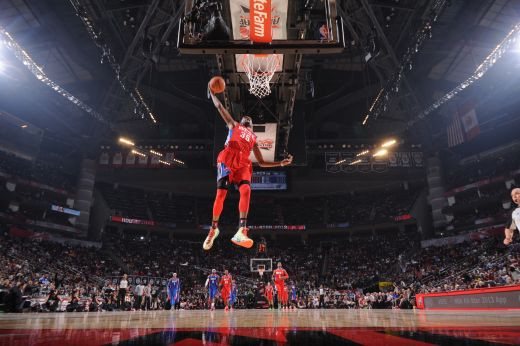 Galeria Zilei: Vest vs. Est in All Star Game! SHOW total: Vestul a castigat dupa un meci nebun, intre cele mai tari vedete din NBA CLICK AICI pentru FOTO: