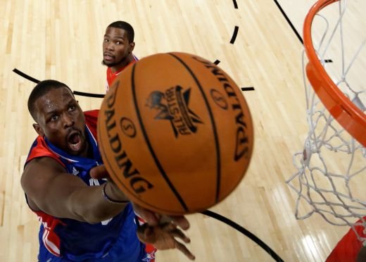 Galeria Zilei: Vest vs. Est in All Star Game! SHOW total: Vestul a castigat dupa un meci nebun, intre cele mai tari vedete din NBA CLICK AICI pentru FOTO:_3