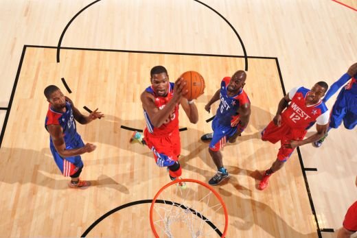 Galeria Zilei: Vest vs. Est in All Star Game! SHOW total: Vestul a castigat dupa un meci nebun, intre cele mai tari vedete din NBA CLICK AICI pentru FOTO:_21
