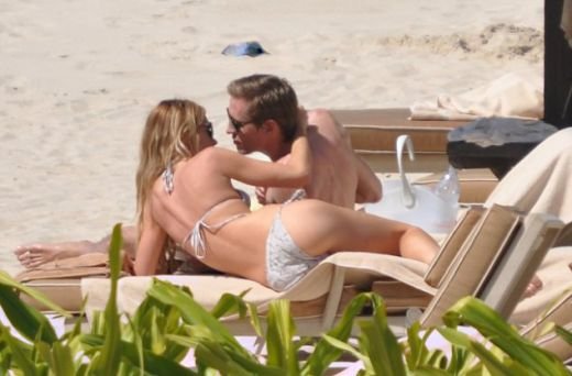 INCREDIBIL! Cuplul care socheaza la fiecare aparitie! Cei mai slabanogi iubiti din showbiz! N-o sa-ti vina sa crezi cum arata impreuna! FOTO:_8