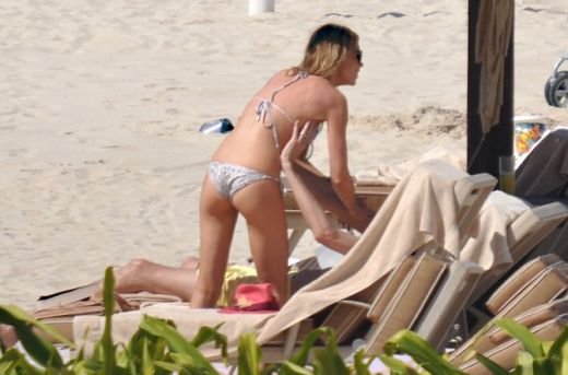 INCREDIBIL! Cuplul care socheaza la fiecare aparitie! Cei mai slabanogi iubiti din showbiz! N-o sa-ti vina sa crezi cum arata impreuna! FOTO:_10
