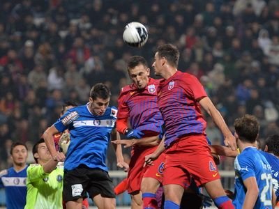 Reghe, sfatuit sa joace cea mai curajoasa carte: Cu el la mijloc ii distruge pe olandezi! Cum ar arata echipa PERFECTA pentru returul cu Ajax: