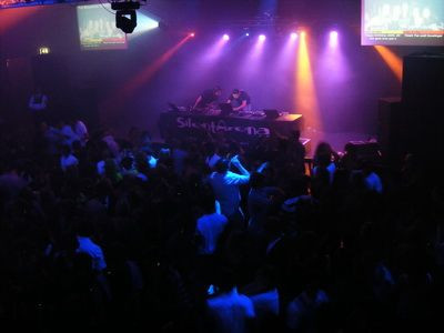 Nebunia zilei: A jucat doua finale de Liga Campionilor si a costat 48.000.000, acum lucreaza ca DJ! Un superstar MONDIAL face senzatie in cluburi! VIDEO: