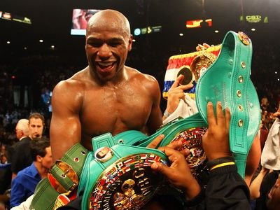 America isi tine rasuflarea in fata celei mai tari reveniri: dupa luni de inchisoare, Mayweather se intoarce pentru un meci CRIMINAL! Mexicanii vor sa-l trimita in lumea FANTOMELOR: