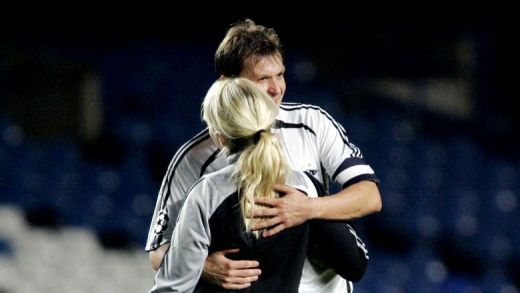 Un zeu isi anunta RETRAGEREA din fotbal: